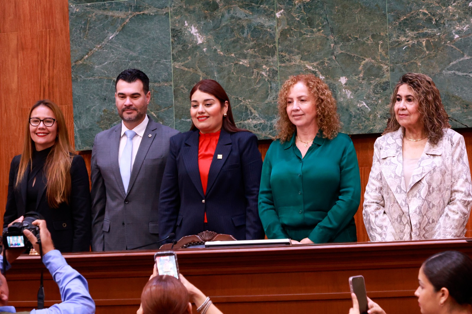 El Congreso del Estado de Sinaloa declaró formalmente este miércoles en Sesión Solemne la apertura del Primer Periodo Ordinario de Sesiones del Tercer y último Año de Ejercicio Constitucional de la 65 Legislatura, y también eligió a la Mesa Directiva que habrá de conducir los trabajos parlamentarios en este Tercer Año.