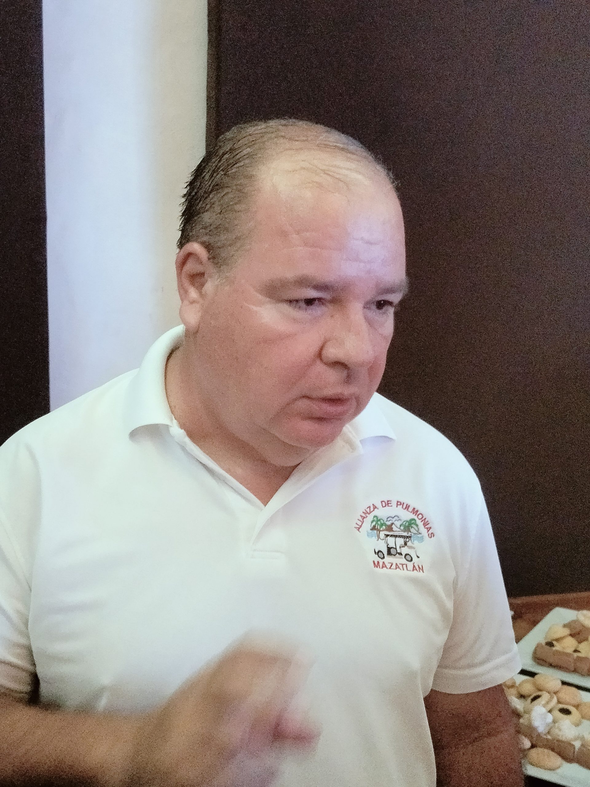 Hay mucho esfuerzo en materia de seguridad pero falta estrategia para traer tranquilidad a Mazatlán.
Pulmoneros están trabajando al 80 por ciento y paran labores a las diez de la noche.