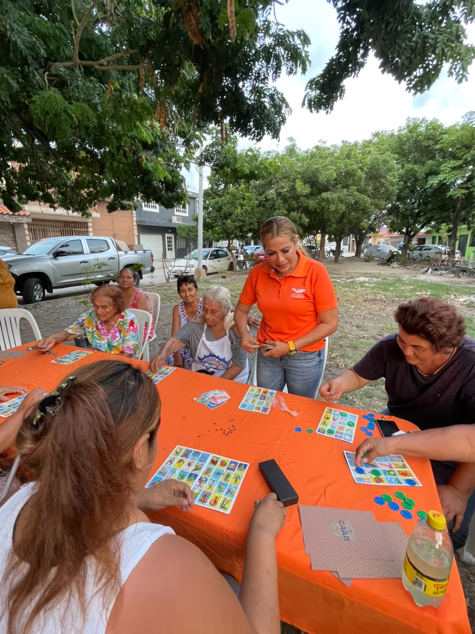 Titular de Sader y Gobernadora Domínguez Nava del tingo al tango.
Inicia Imelda Castro gira por los 20 municipios.
El PT se mueve y ¿Qué cree? También dice que fortalecerá su estructura.
Gerente estatal del PAN saca bola de cristal.
INE cambia de color para estar acorde a su desempeño: GRIS.
My-lai Quintero se pone a gastar suela.
