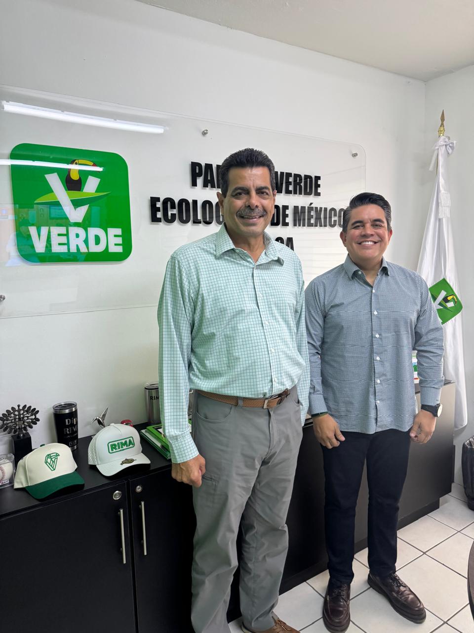 Engorda el Verde la tarraya en Sinaloa.
Fernando Pucheta y Tony Castañeda las últimas adquisiciones del partido suripanta.
Grupo parlamentario del PAS presente informe de actividades.
Diputados locales del PAN rechazan ley LGBT+
