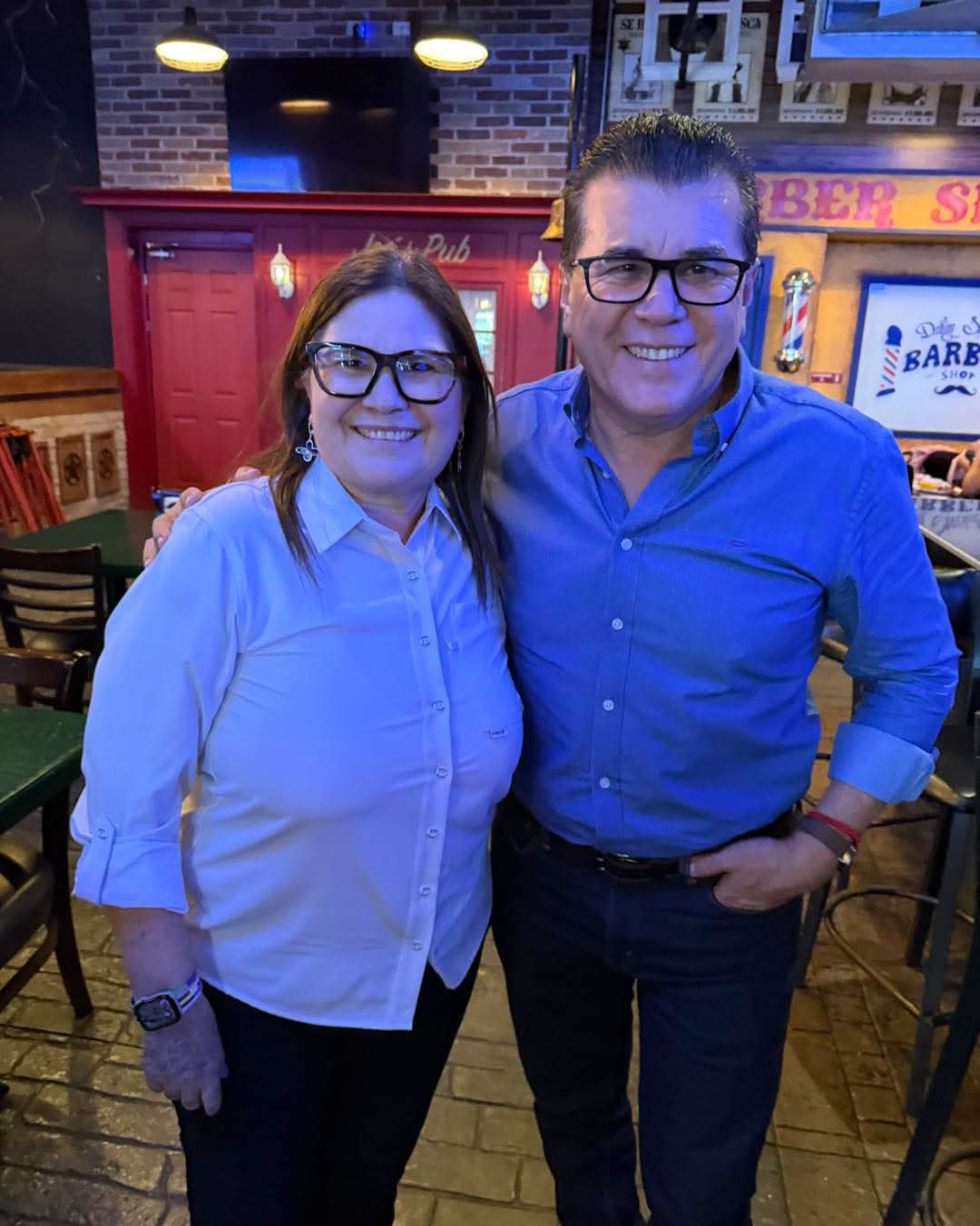 Imelda Castro, imán que genera desesperación por las selfies.
Se atasca de gente la reunión con el cómitre municipal de Morena en Mazatlán.
Porque no estuvo Edgar González presente?.
La Tatis anda aguitada y dolida. Crea nuevo movimiento.
Activa el PRI a sus Defensores de México. ¿Y el, PAN?.