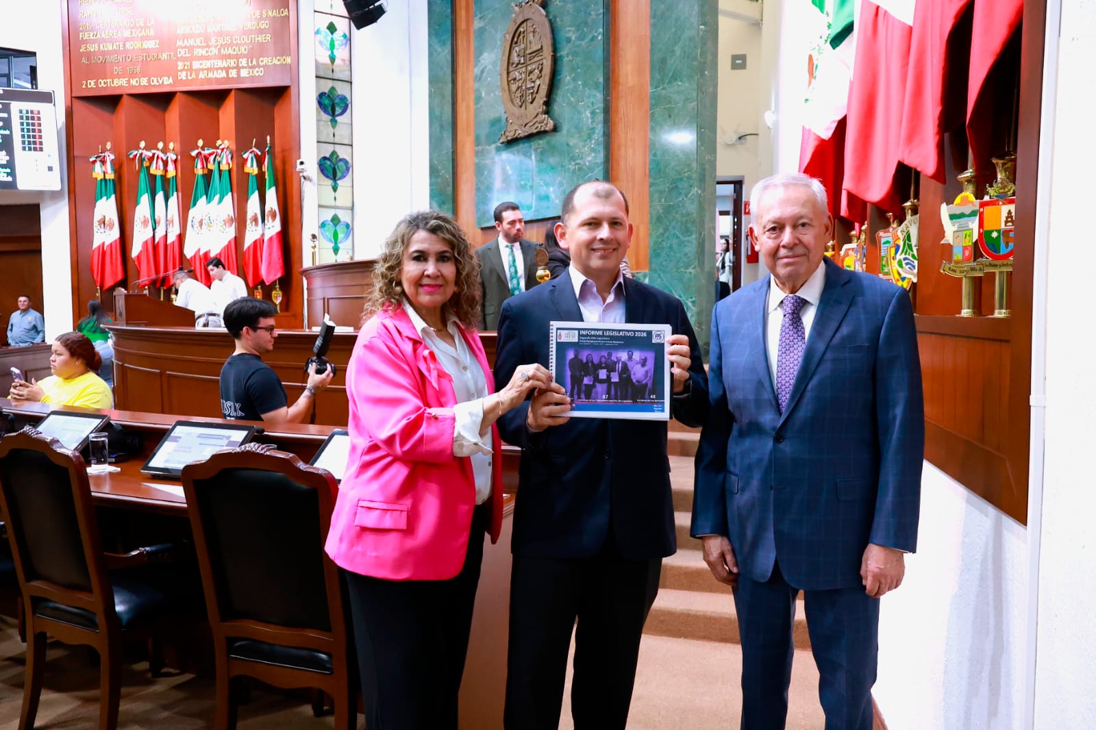 Engorda el Verde la tarraya en Sinaloa.
Fernando Pucheta y Tony Castañeda las últimas adquisiciones del partido suripanta.
Grupo parlamentario del PAS presente informe de actividades.
Diputados locales del PAN rechazan ley LGBT+
