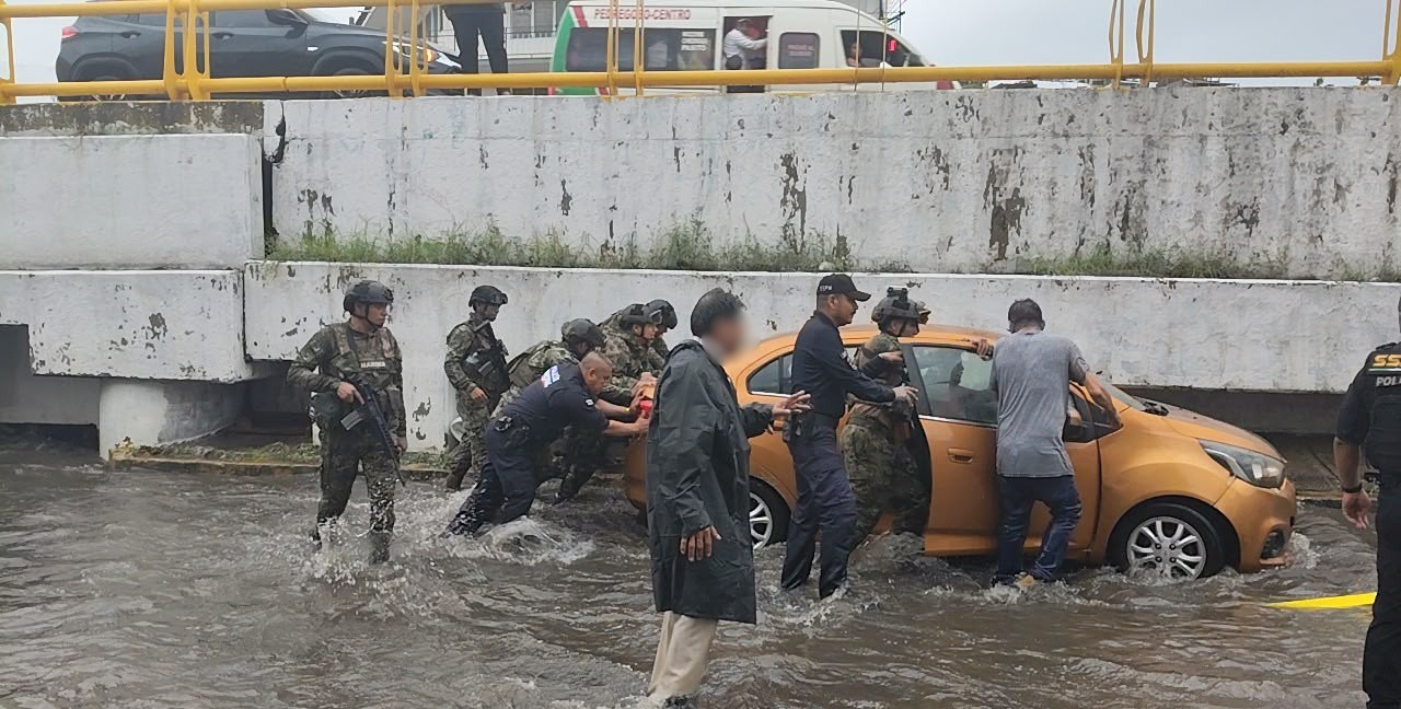 Este fenómeno meteorológico ocasiona cielo nublado a cerrado, lluvias, tormentas eléctricas, rachas de viento fuerte y oleaje elevado en costas de Guerrero y Michoacán.