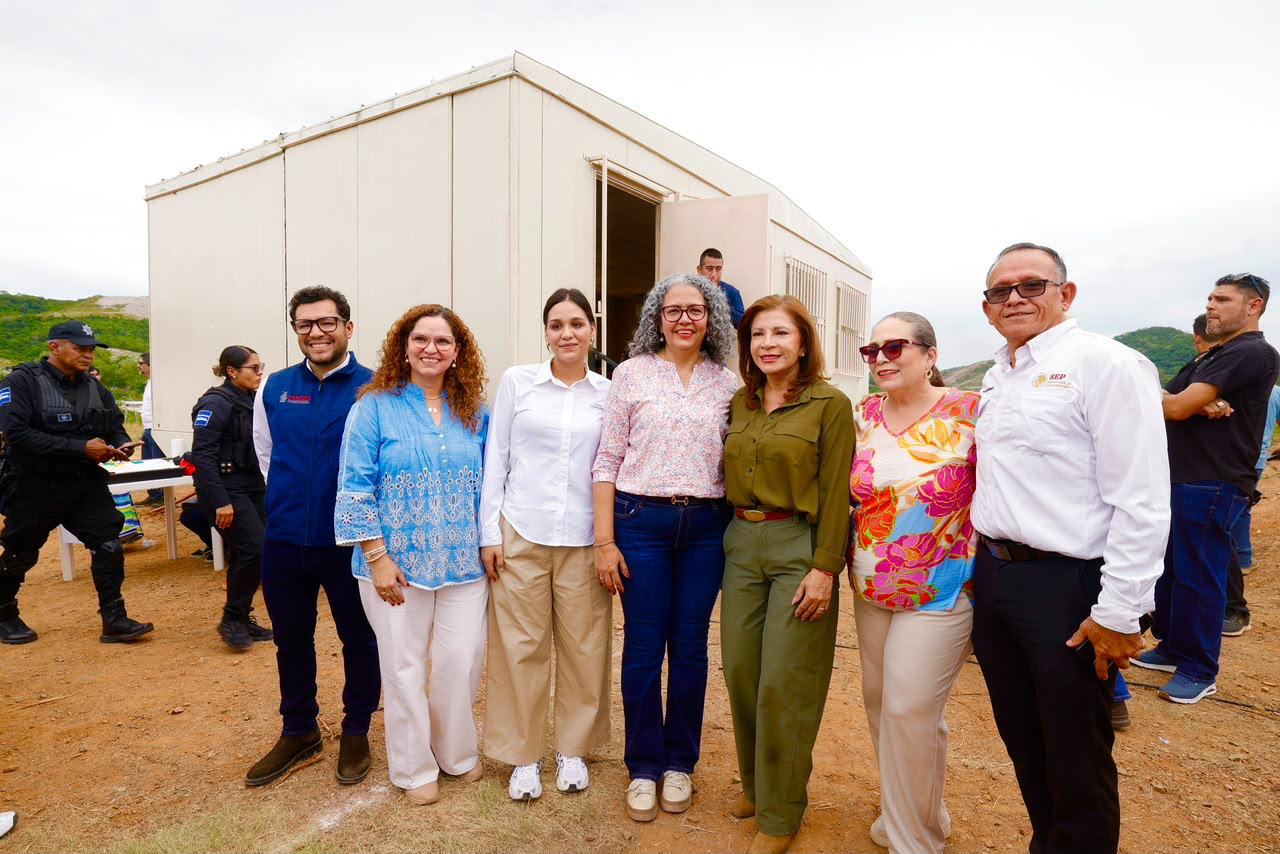 Con la finalidad de dignificar la calidad de vida de las familias, entregó 60 lotes para vivienda y se llevó una Brigada de Apoyos del Bienestar al Fraccionamiento CVIVE, en Mazatlán