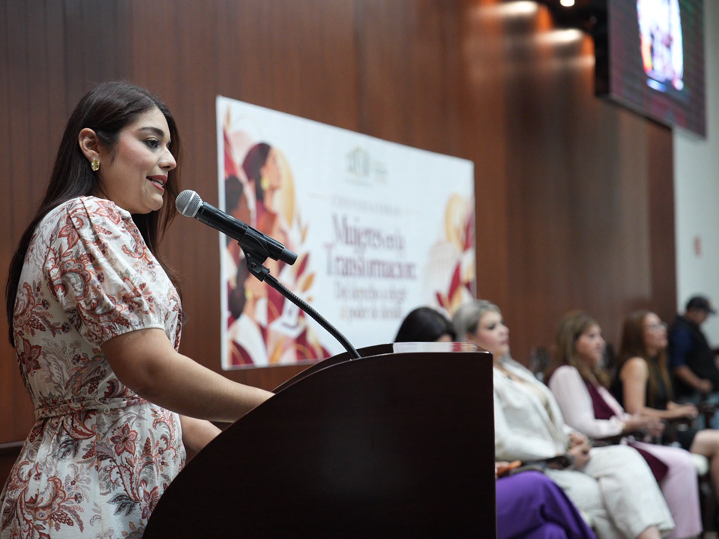“Mujeres en la transformación: del derecho a elegir al poder de decidir”