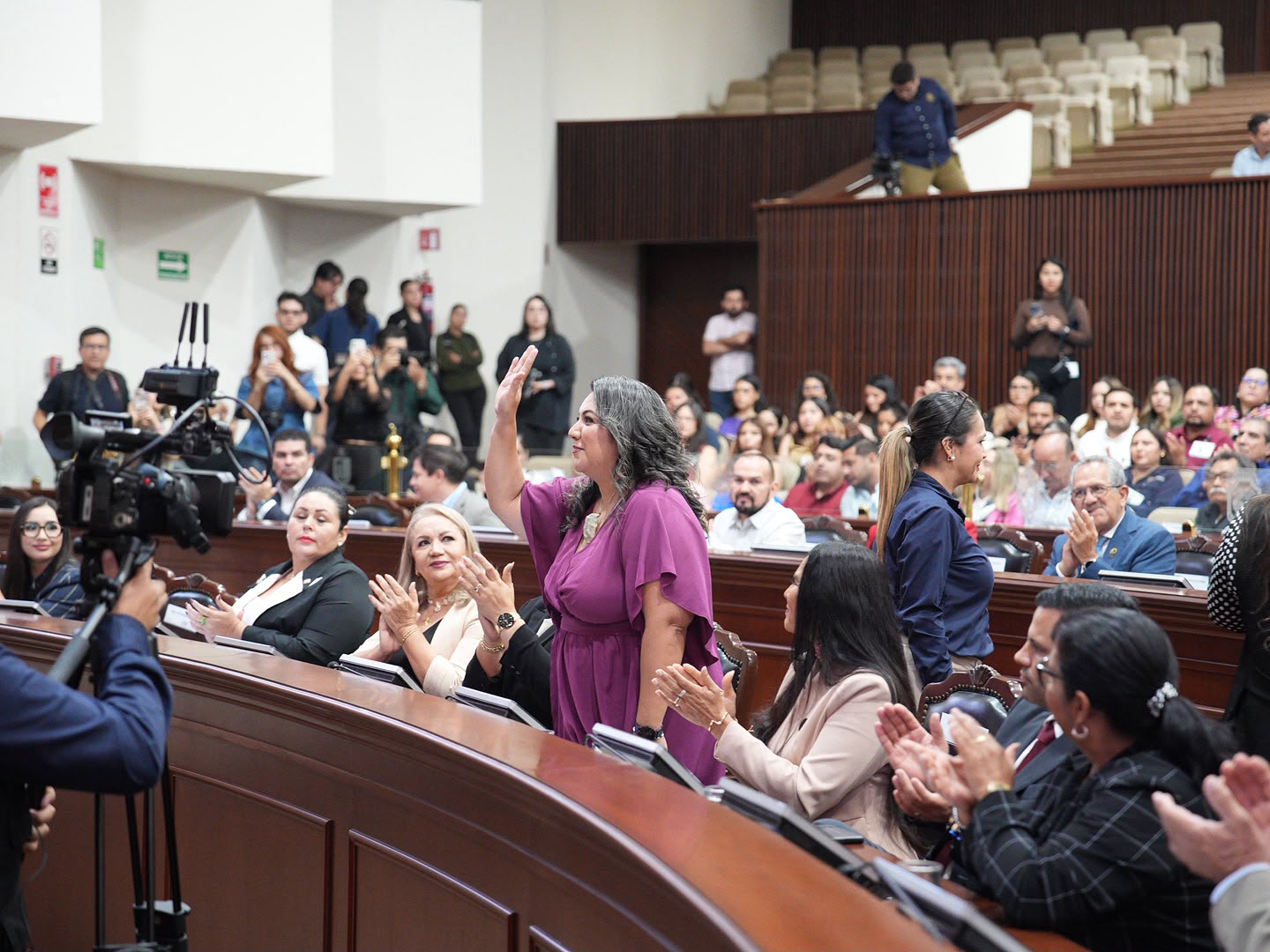 El Congreso del Estado de Sinaloa entregó este miércoles el Premio a la Mujer Rural 2026 a Analai Sipatly Valenzuela Higuera, por su contribución al desarrollo del estado y por representar un ejemplo a seguir por las mujeres rurales, desde su actividad pesquera, particularmente por el impulso al cuidado de especies marinas y moluscos bivalvos.