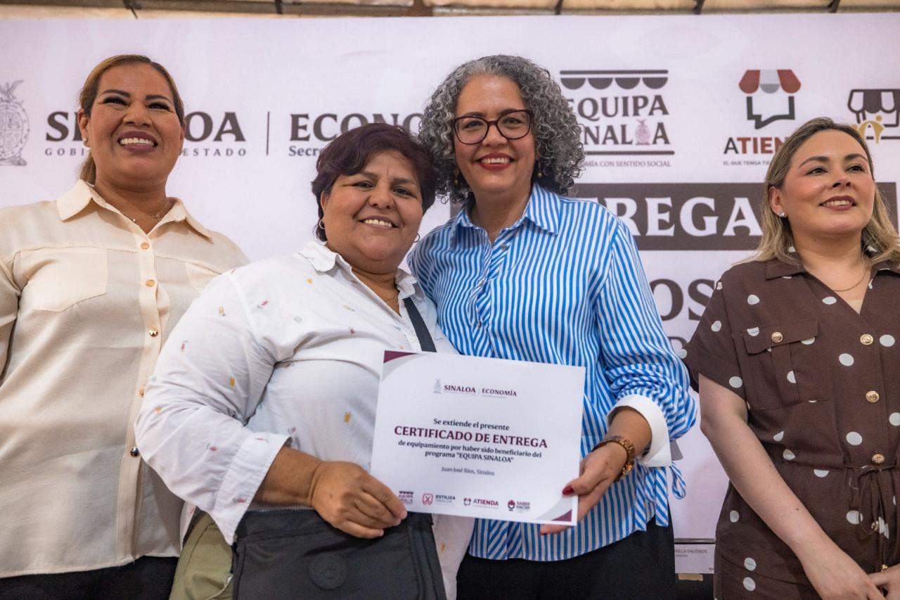 La mandataria estatal entregó 275 equipos productivos a 86 beneficiarios del programa Equipa Sinaloa y sus diferentes modalidades, señalando que Equipa Sinaloa siembra sueños y enriquece historias personales y familiares.